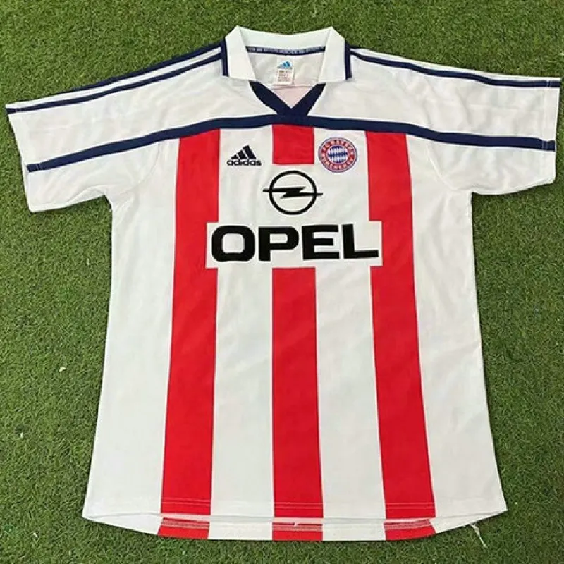 Bayern Munich 2000 - 2001 Away Retro Kit - White and Red