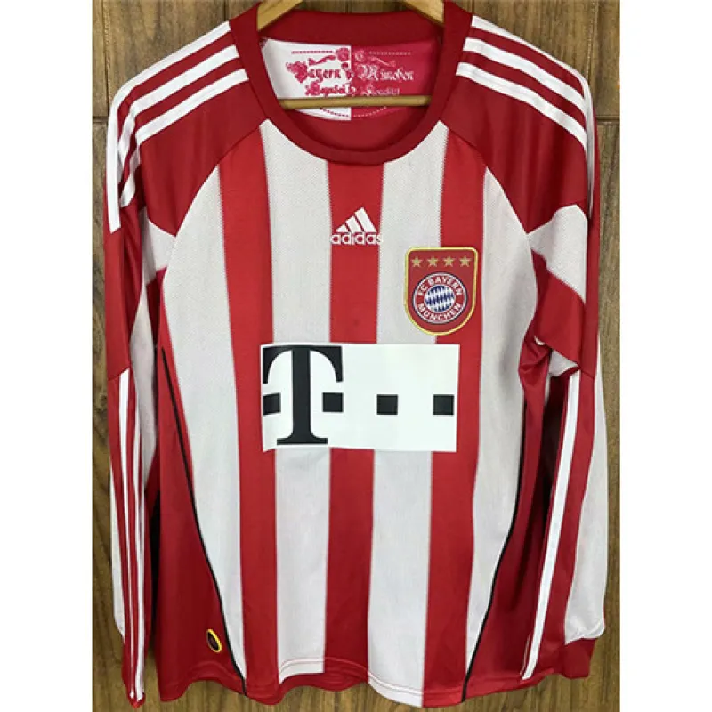 Bayern Munich 2010 - 2011 Home Retro Long - sleeved Kit - Red and White
