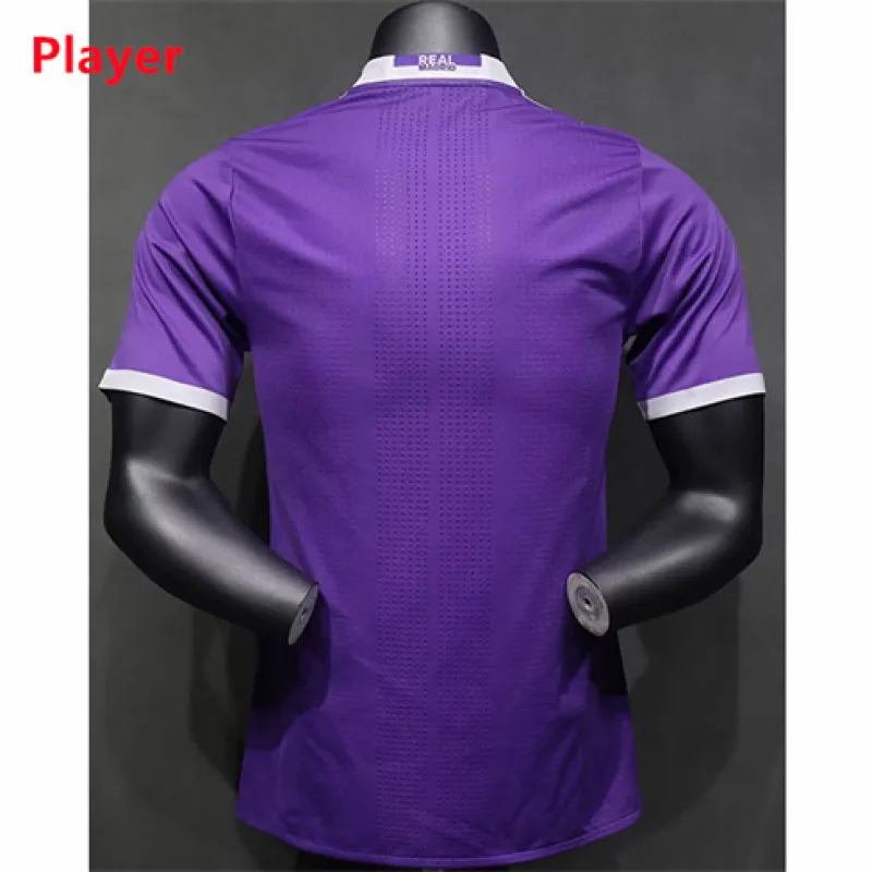Maillot rétro du Real Madrid 2016/17 Extérieur - Violet