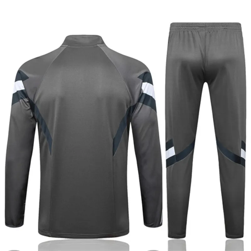 Real Madrid Sportswear 2024/25 - Grey
