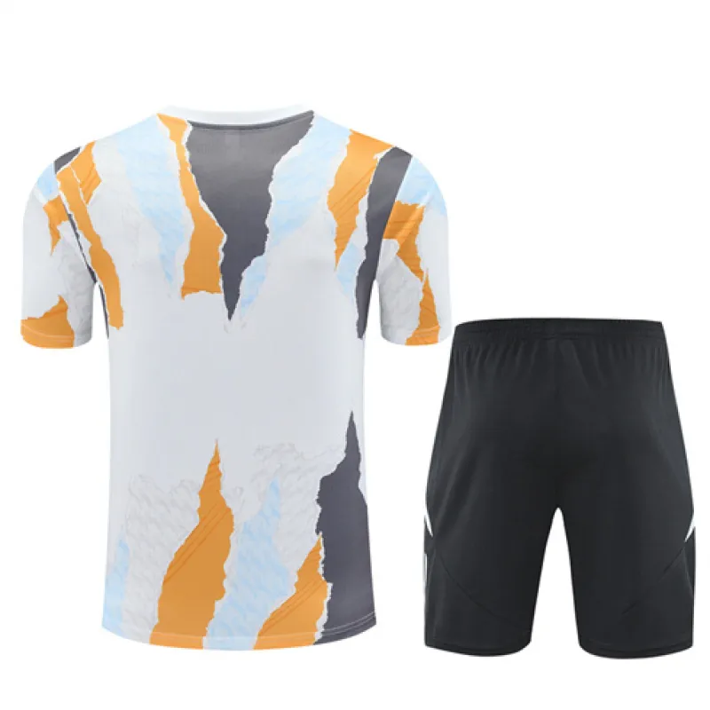 Camiseta de entrenamiento + pantalones cortos del Real Madrid 2024/25 - Blanca