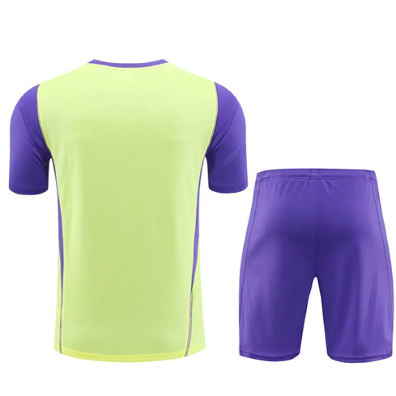 Camiseta de entrenamiento + pantalones cortos del Real Madrid 2024/25 - Amarillo