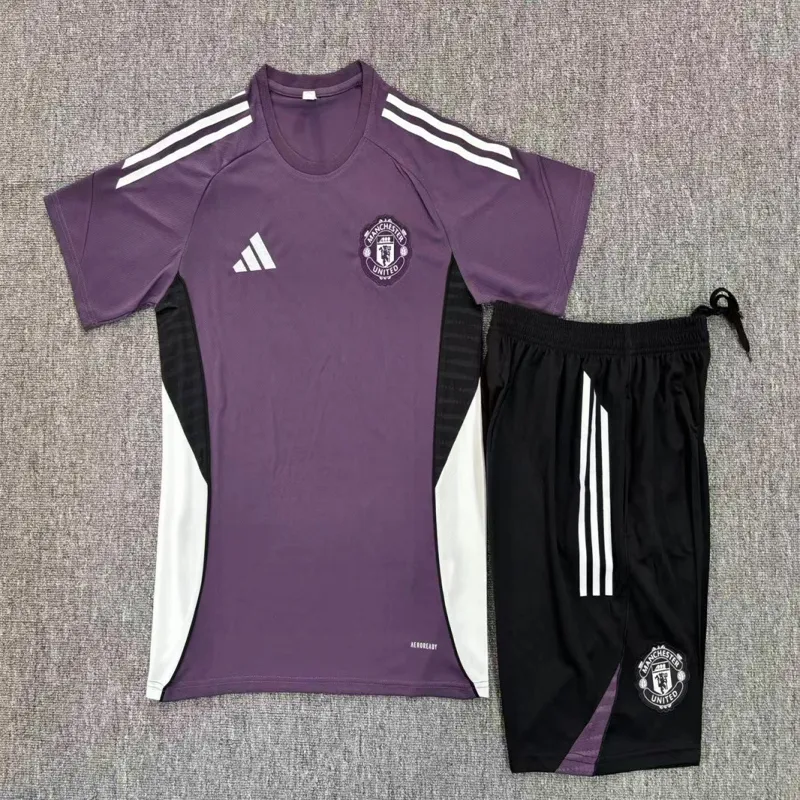 Manchester United 2025/26 Kids Training Set purple
