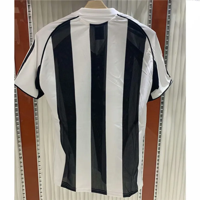 Newcastle United 2005/06 Retro Home Jersey - Black/White