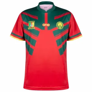 La maglia della nazionale camerunese per la Coppa del mondo 2022, rossa.