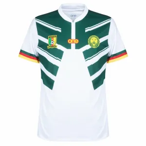 La maglia di trasferta della nazionale camerunese per la Coppa del mondo 2022, bianca.