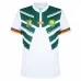 Le maillot d'extérieur de l'équipe nationale du Cameroun pour la Coupe du monde 2022, blanc.