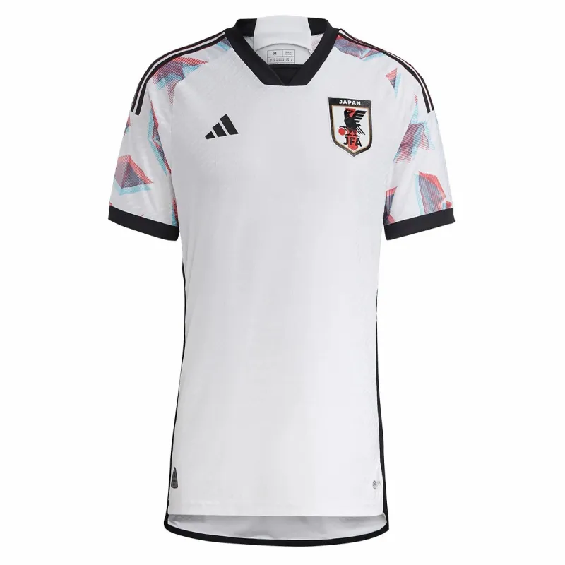 La version du joueur du maillot d'extérieur blanc de l'équipe nationale japonaise lors de la Coupe du monde 2022.