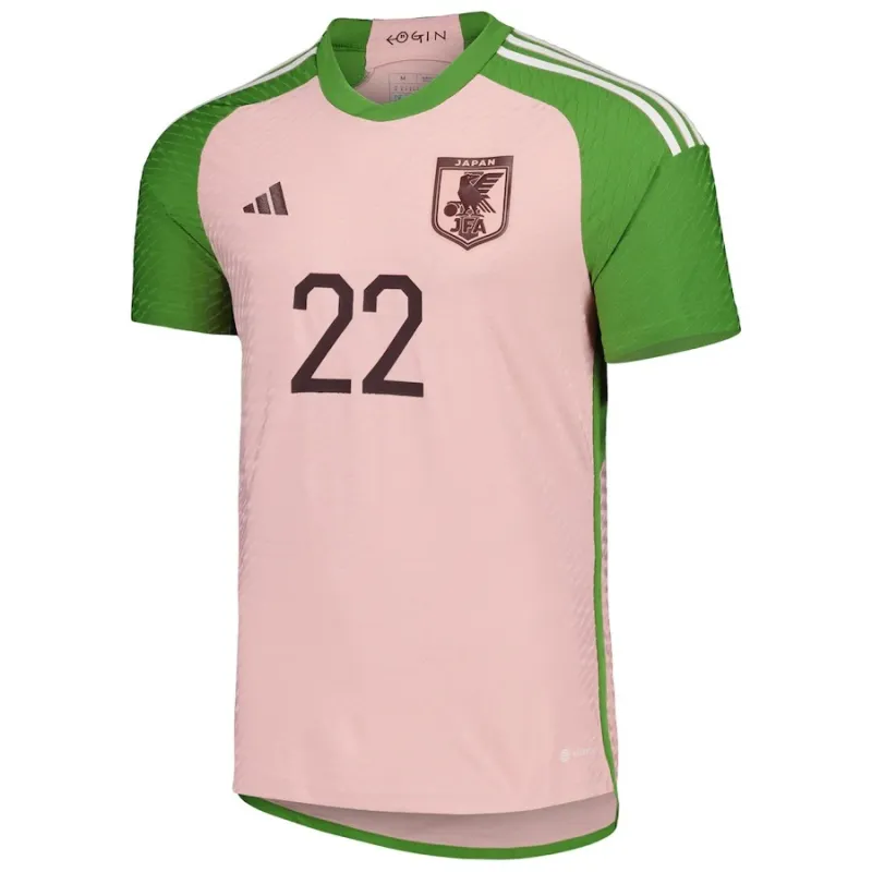 La version spéciale du maillot de l'équipe nationale japonaise en rose pour la Coupe du monde 2022.