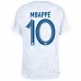 La maglia di trasferta della squadra nazionale francese di Kylian Mbappé per la Coppa del mondo 2022 - Bianca