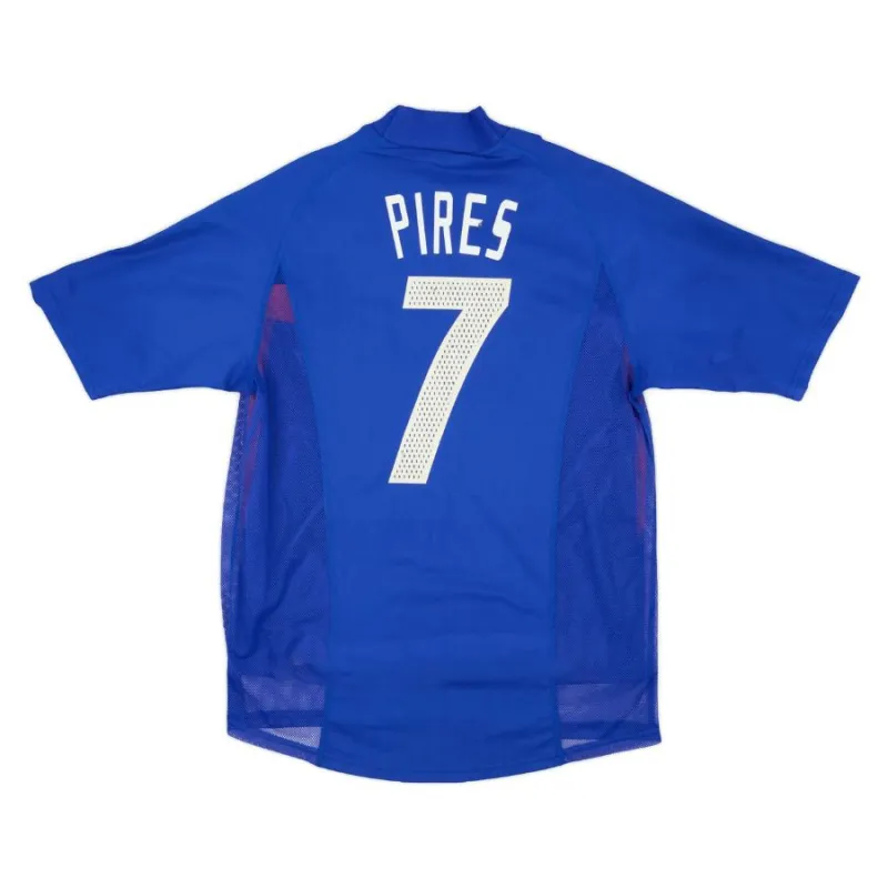 Das retro Heimtrikot der französischen Nationalmannschaft, das von Robert Pires zwischen 2002 und 2004 getragen wurde - Blau