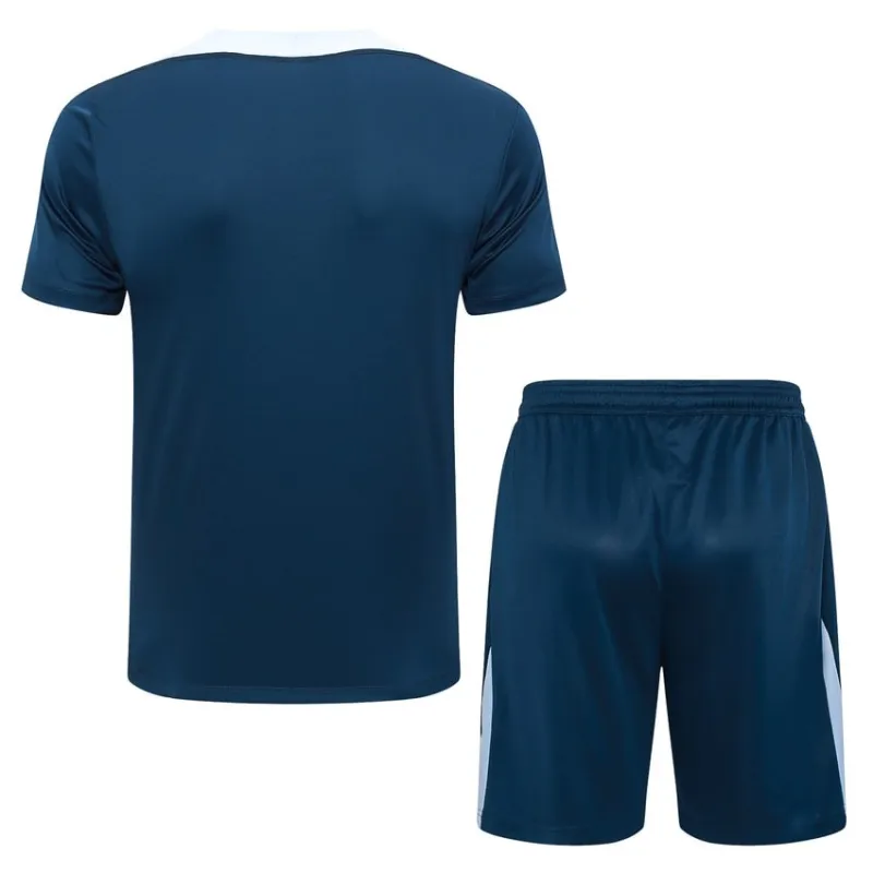 Das Trainingsanzug und die Shorts der französischen Nationalmannschaft für die Saison 2024/25 - blau.
