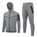 Die kapuzenhaltige Sportkleidung und die Hosen der französischen Nationalmannschaft für die Saison 2024/25 - grau.