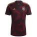 Le maillot d'extérieur de l'Allemagne pour la Coupe du monde FIFA 2022 - Rose et Violet