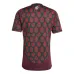 Le maillot domicile du Mexique en 2024/25, version pour les supporters, rouge.