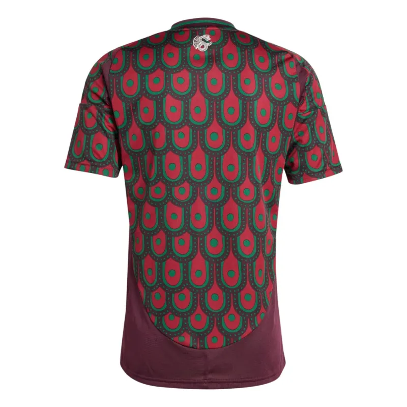 Le maillot domicile du Mexique en 2024/25, version pour les supporters, rouge.